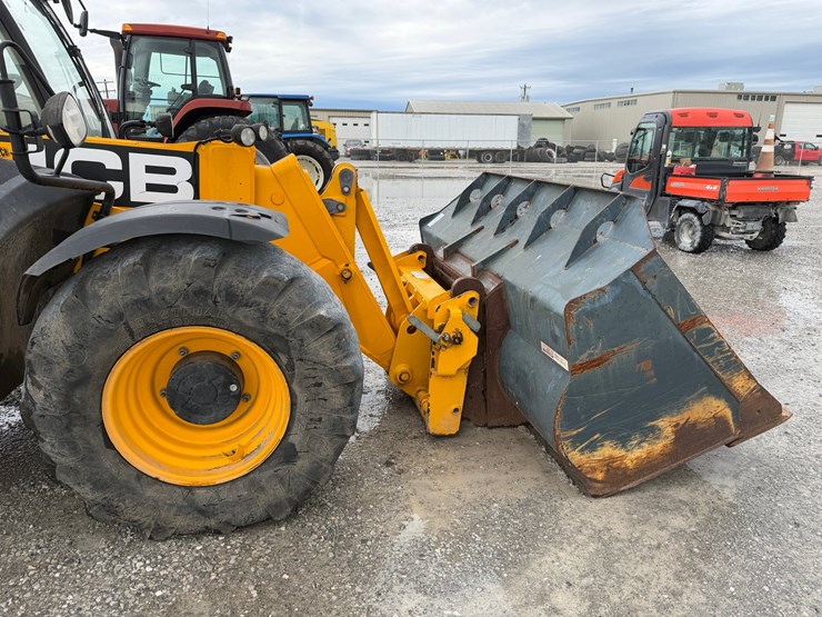 2014-jcb-541-image-20