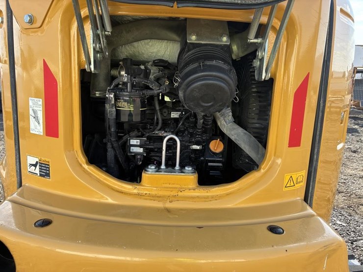 2023-deere-35g-image-31
