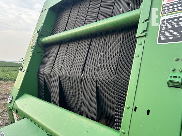 2010-john-deere-568-image-41