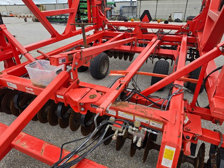 2015-kuhn-krause-8000-40-image-4
