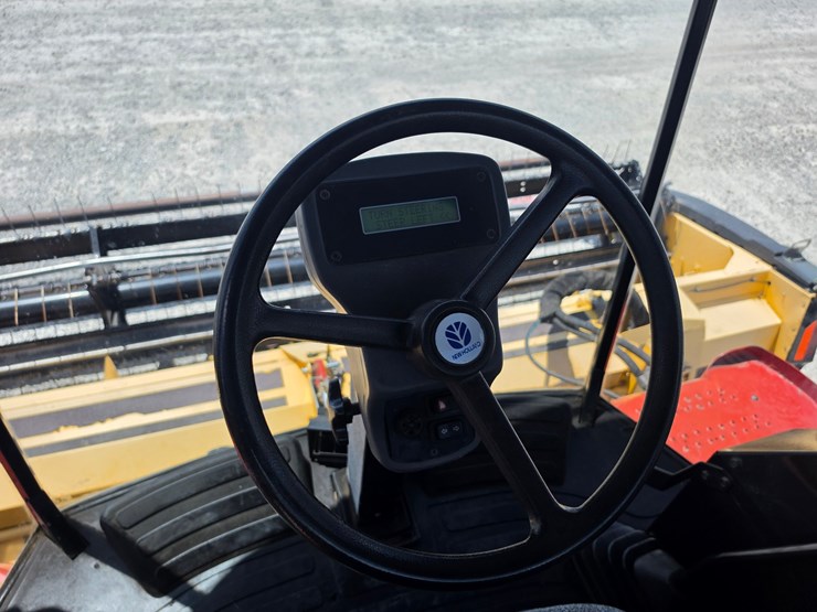 2005-new-holland-hw305-image-11