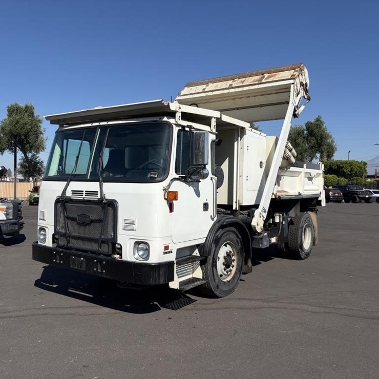 2011 AUTOCAR XPEDITOR