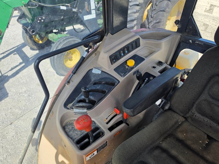 2015-kubota-m7060-image-17