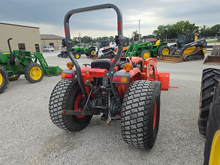 2021-kubota-l4701-image-18