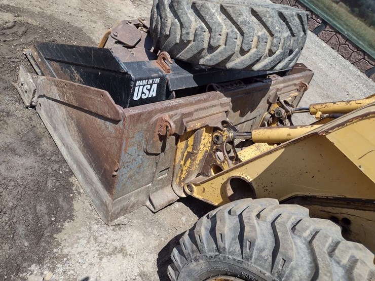 john-deere-240-image-14