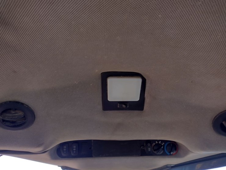 deere-650j-lt-image-10