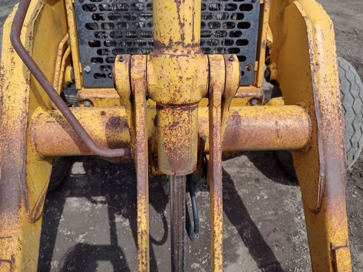 john-deere-310d-image-24