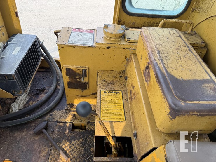 fiat-allis-bulldozer-w/-__-ft.-4-way-blade-8318-image-34