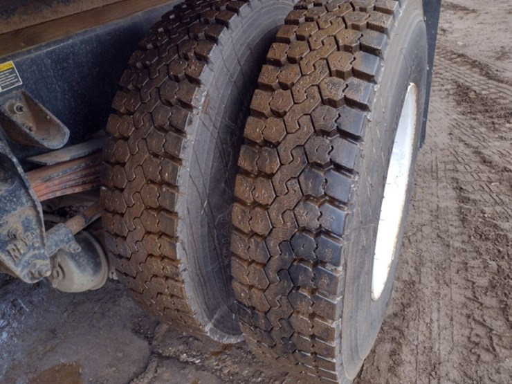 peterbilt-337-image-25