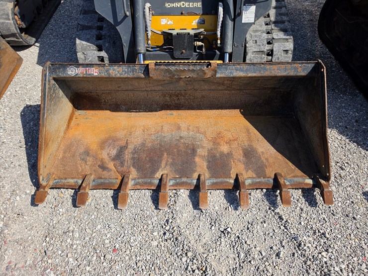 2023-deere-317g-image-3