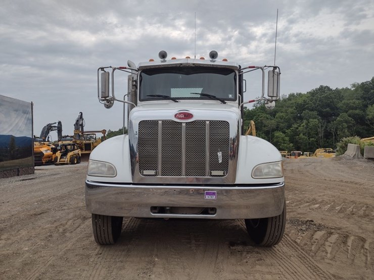 peterbilt-337-image-2