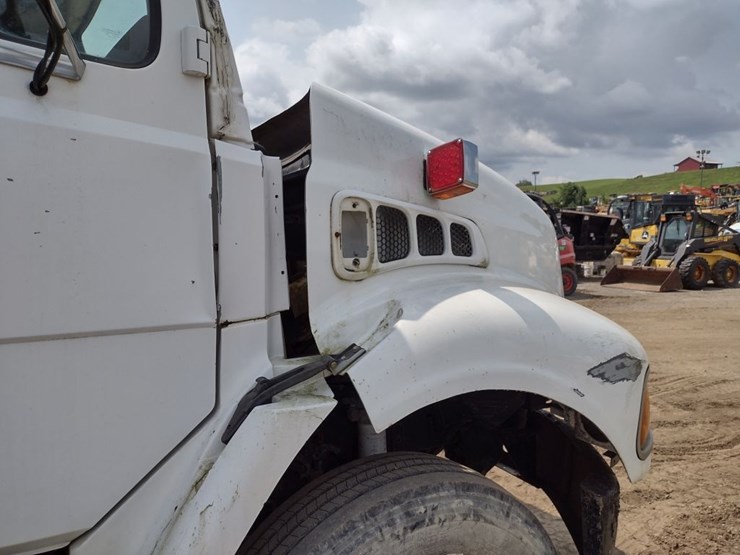freightliner-fl70-image-26