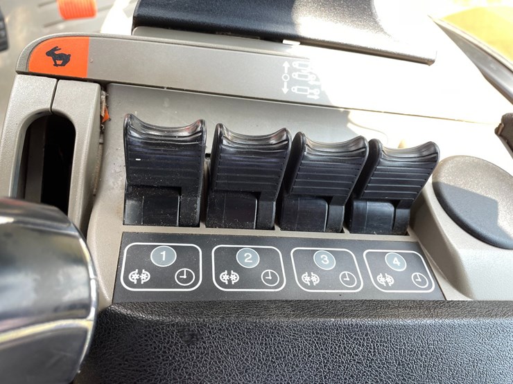 #1254-•-case-ih-185-puma-tractor-(second-owner)-image-63