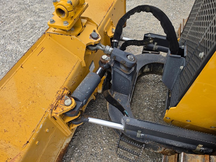 2016-deere-550k-xlt-image-6