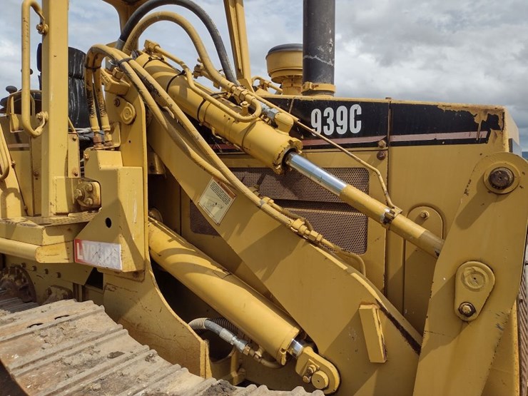 caterpillar-939c-image-33
