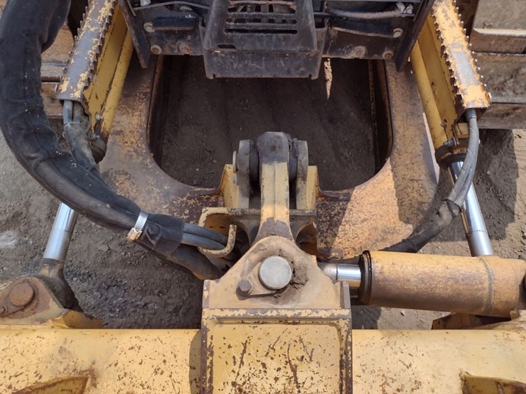 deere-550h-lt-image-23