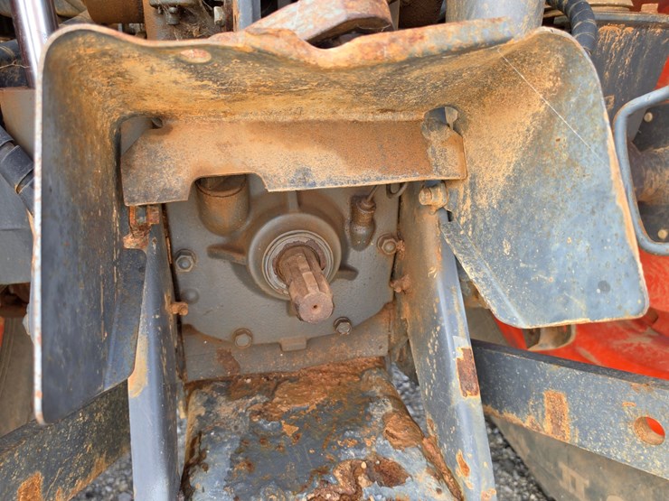 2017-kubota-m7060-image-33