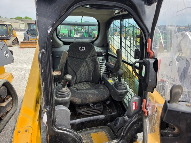 2016-caterpillar-259d-image-7