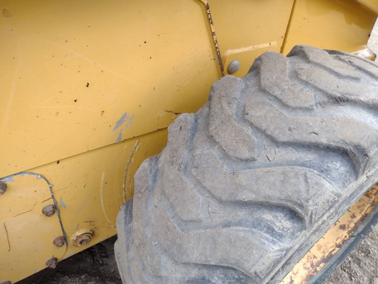 john-deere-317-image-12