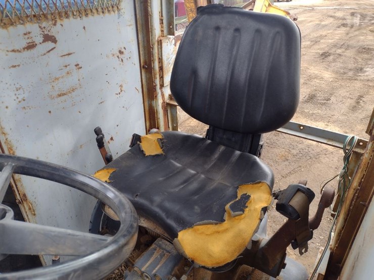 new-holland-7610s-image-11
