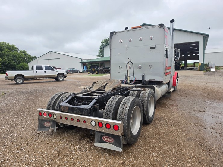 2006-peterbilt-379-image-14