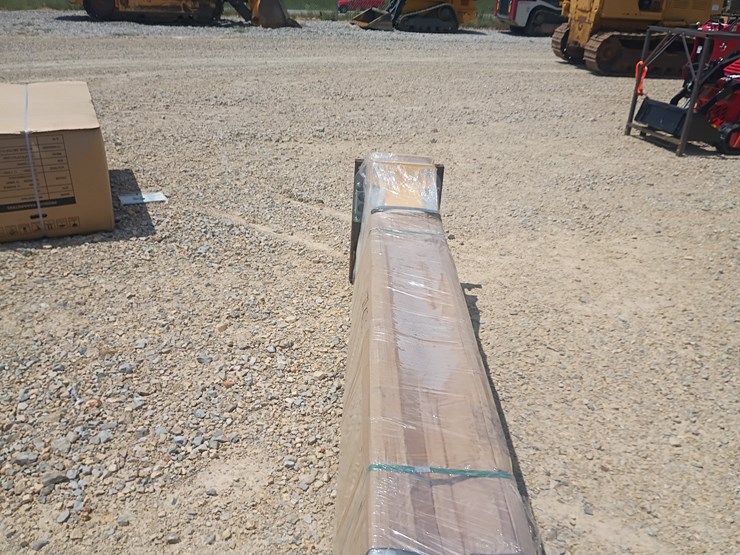 #l77-020-•-lanch-two-post-vehicle-lift-image-9
