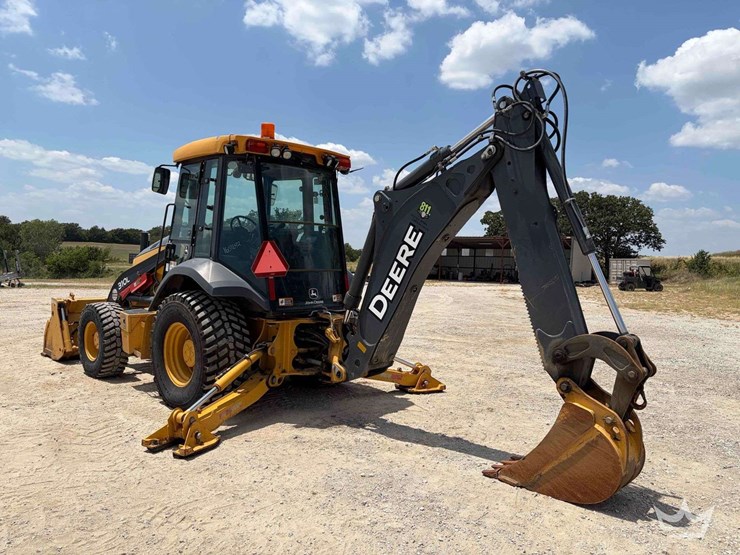 2020-deere-310l-image-2