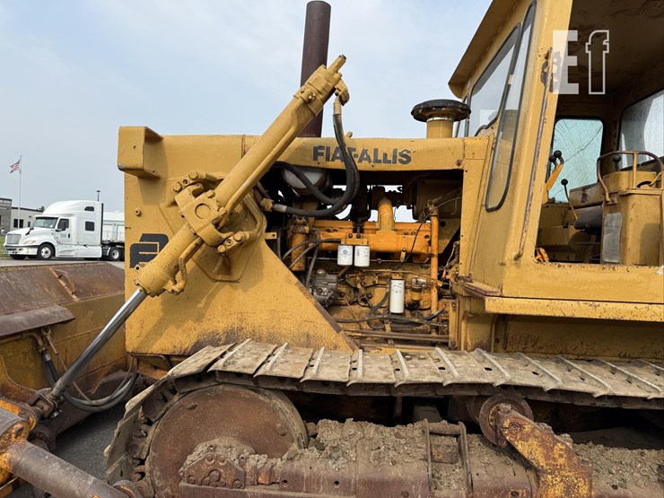 fiat-allis-bulldozer-w/-__-ft.-4-way-blade-8318-image-24