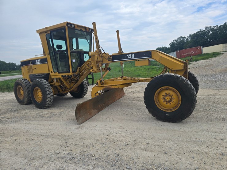 2007-caterpillar-12h-image-25