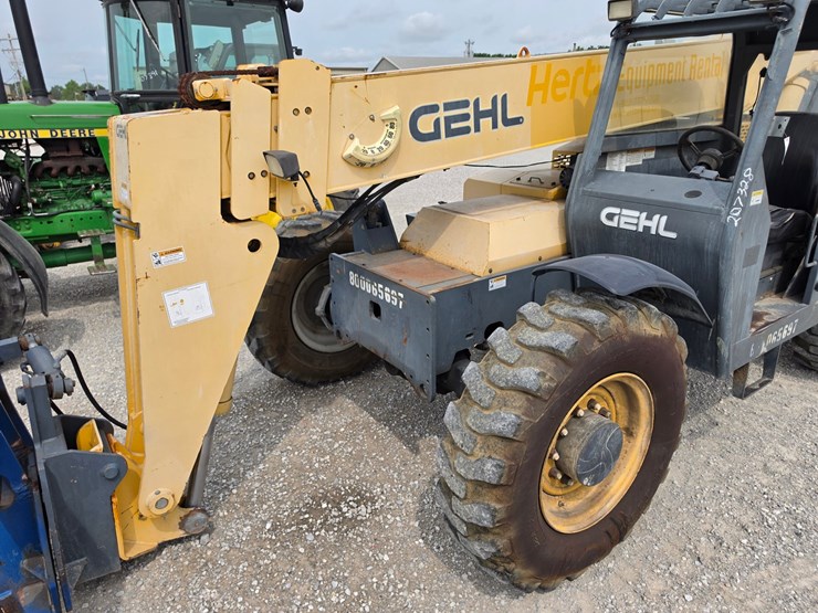 2016-gehl-rs8-42-image-5