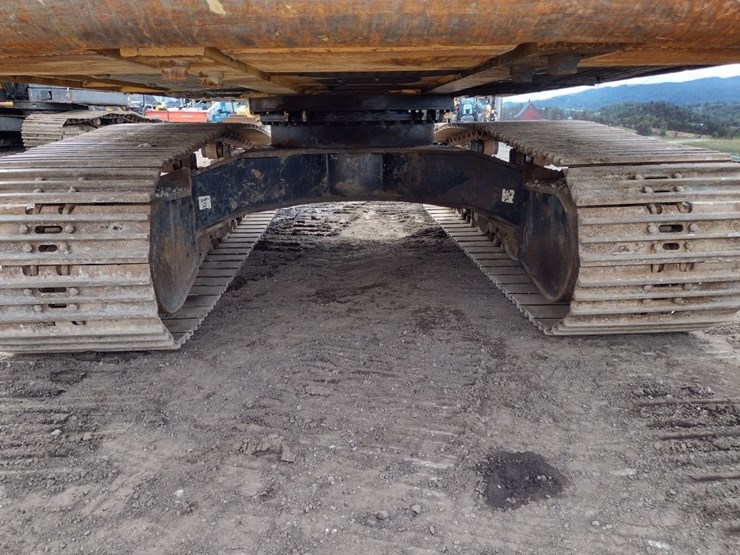 deere-350g-lc-image-40
