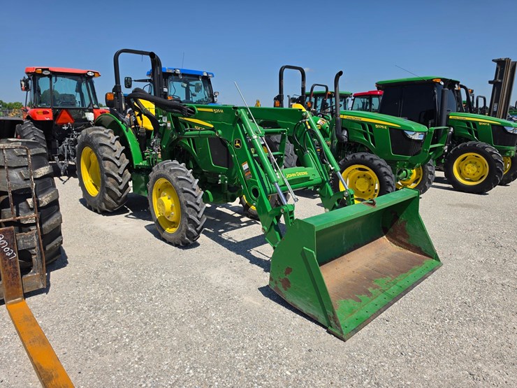 2022-john-deere-5045e-image-1