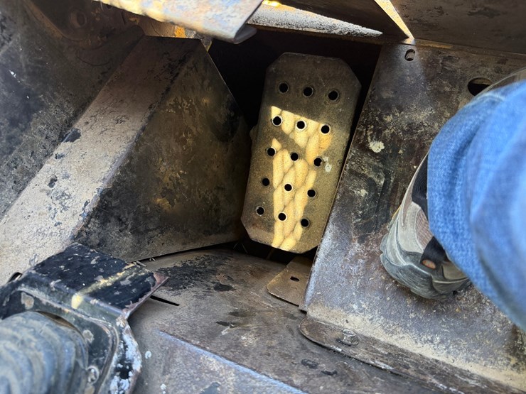2004-john-deere-280-image-15