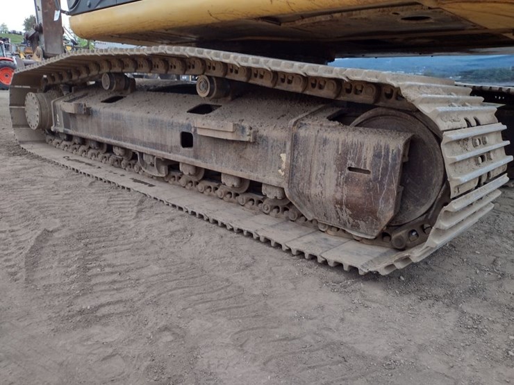 deere-270d-lc-image-24