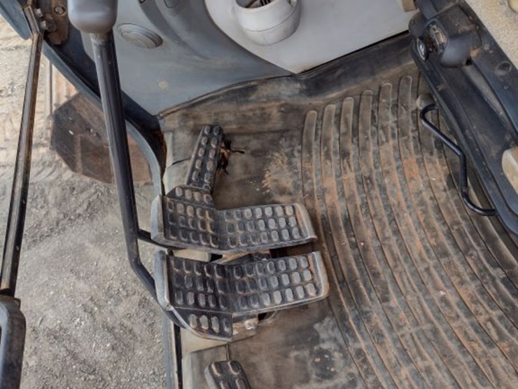 deere-210g-lc-image-12