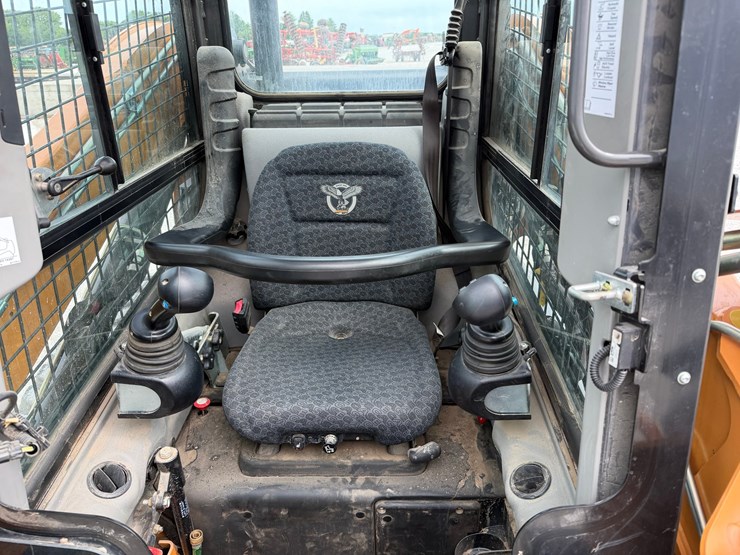 2019-case-tv450-image-6