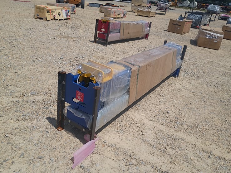 #l77-021-•-lanch-two-post-vehicle-lift-image-5