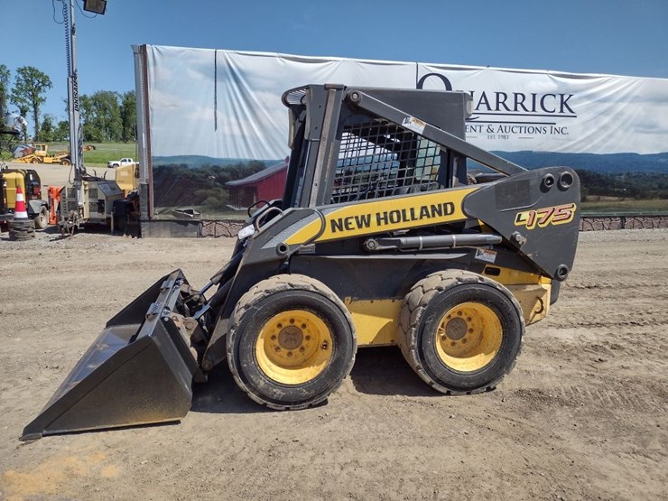 new-holland-l175-image-1