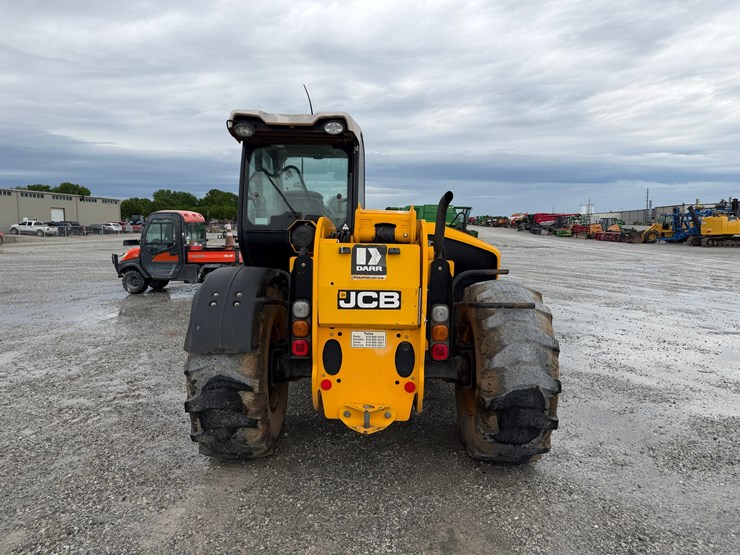 2014-jcb-541-image-17