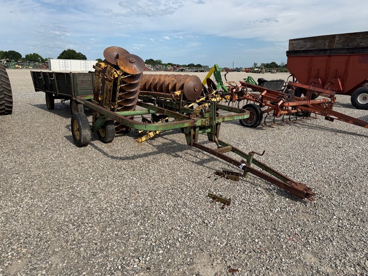 john-deere-210-image-7