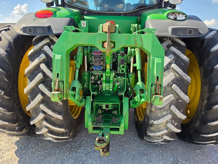 2012-john-deere-8335r-image-16