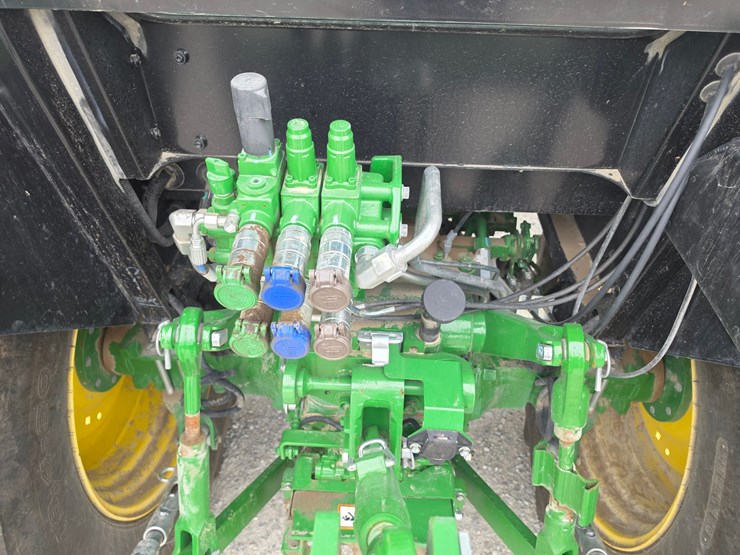 2023-john-deere-5100e-image-19