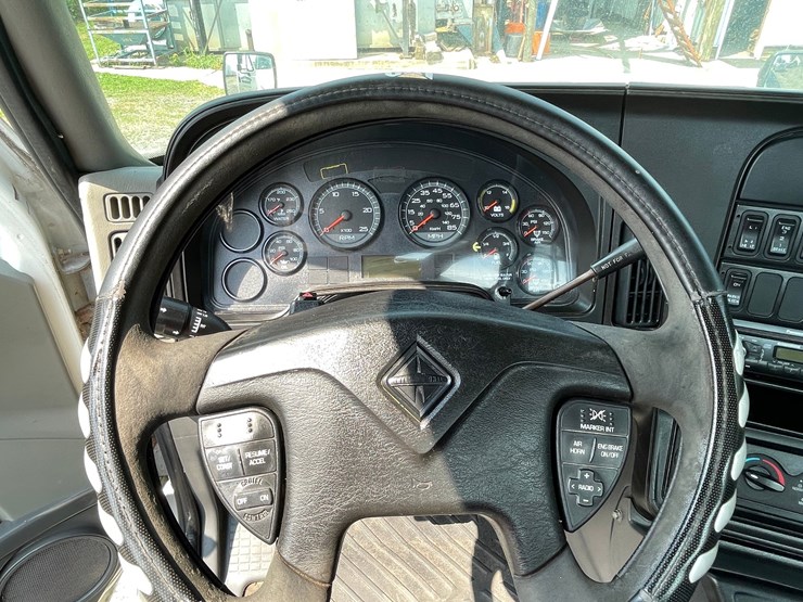 2011-international-prostar-image-85