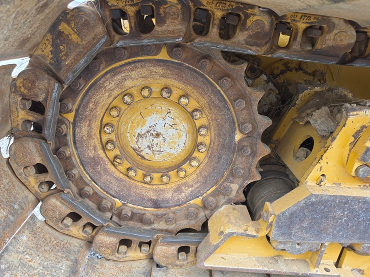 2019-deere-700k-lgp-image-21