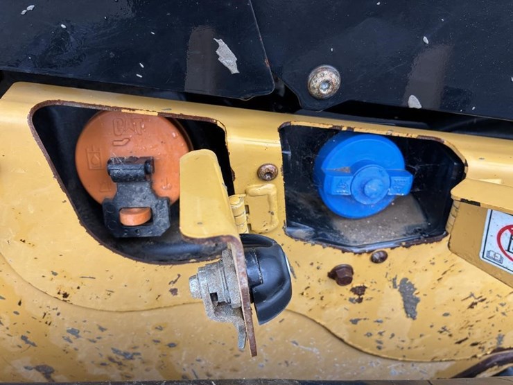 2021-caterpillar-299d3-xe-image-12