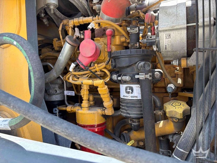 2020-deere-310l-image-18