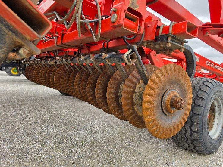 2015-kuhn-krause-8000-40-image-15