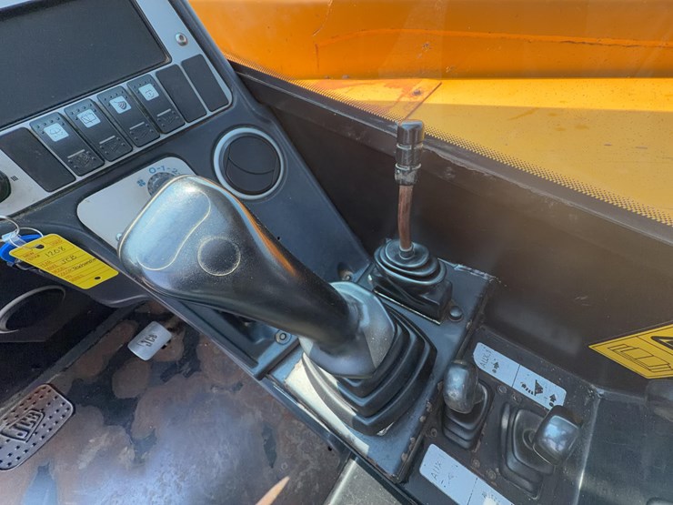 2011-jcb-510-56-image-41
