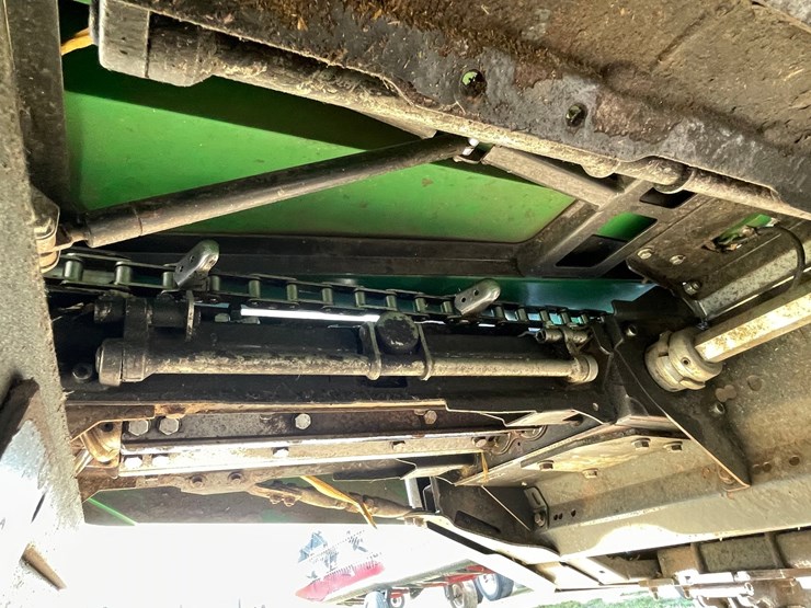 #1251-•-2020-drago-gt-flagship-8-row-corn-head-(case-ih-flagship-mounts)-image-21