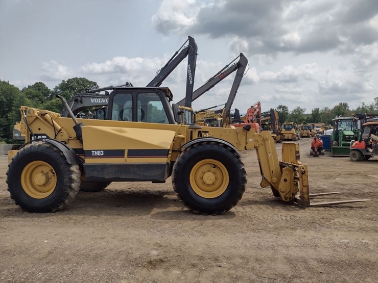 caterpillar-th83-image-3